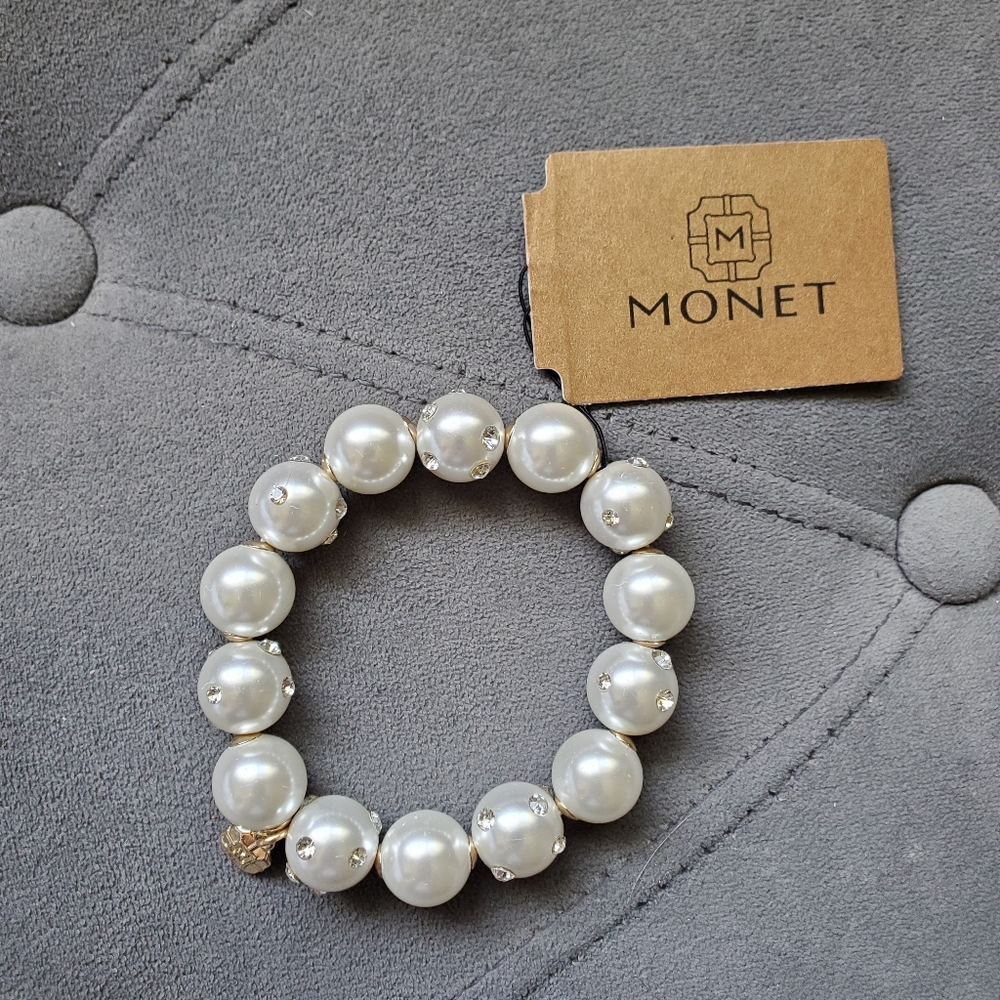 Monet stretch bracelet NWT White